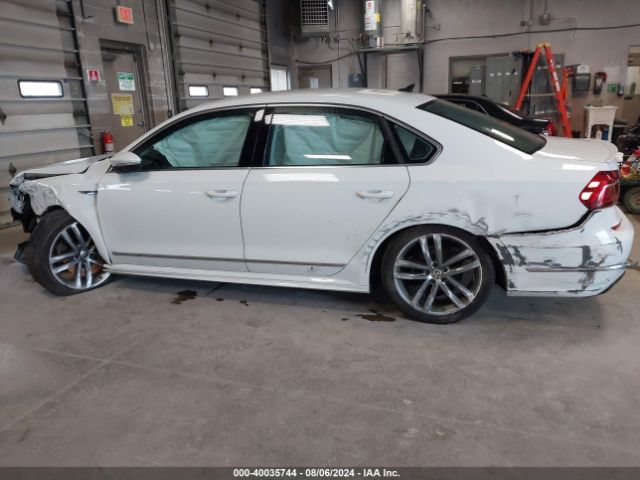1VWDT7A3XHC004221 Volkswagen Passat 1.8t R-line