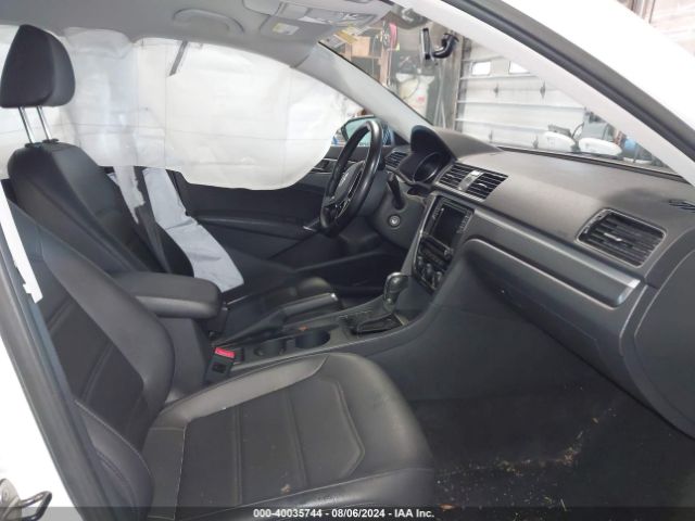 1VWDT7A3XHC004221 Volkswagen Passat 1.8t R-line