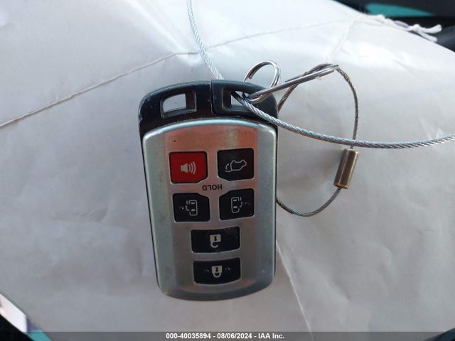 5TDXK3DC3FS679136 Toyota Sienna Se Premium 8 Passenger