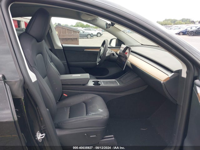 2024 TESLA MODEL Y 7SAYGAEE6RF984426 Photo 4