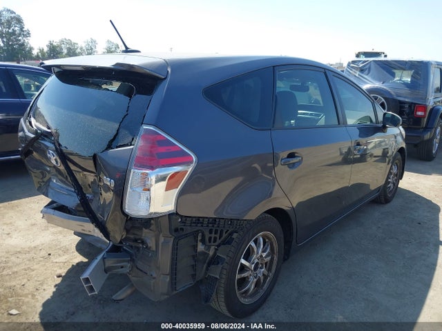 Toyota Prius V Four 2017 JTDZN3EU0HJ061487 Image 4