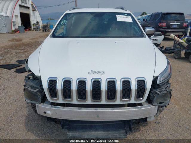 1C4PJMCB2HD215898 Jeep Cherokee Latitude 4x4
