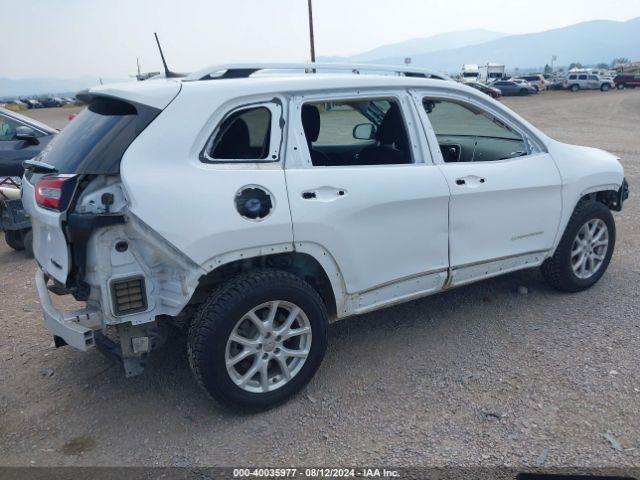 1C4PJMCB2HD215898 Jeep Cherokee Latitude 4x4