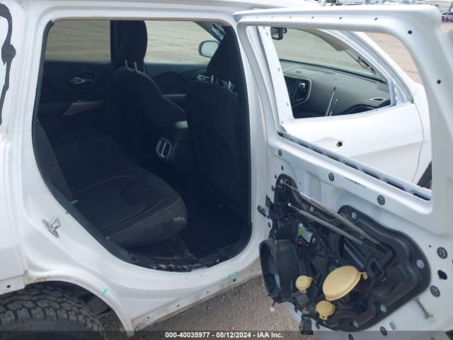 1C4PJMCB2HD215898 Jeep Cherokee Latitude 4x4