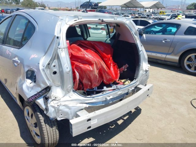 JTDKDTB38E1080977 Toyota Prius C One