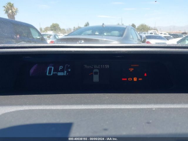 JTDKDTB38E1080977 Toyota Prius C One