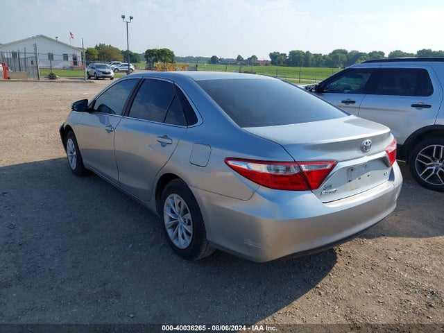 Toyota CAMRY LE 2016 4T4BF1FK8GR583931 Image 3