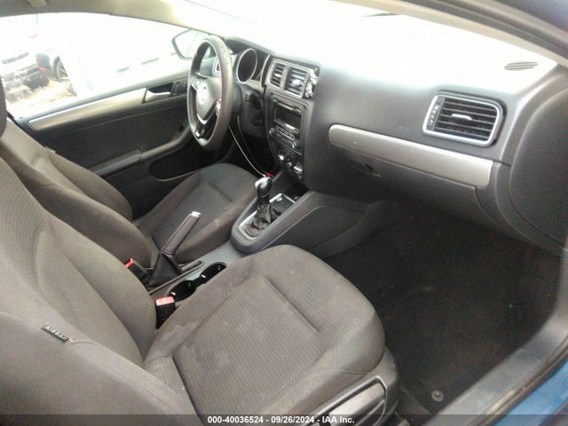 3VWD17AJ3FM255288 Volkswagen Jetta 1.8t Se