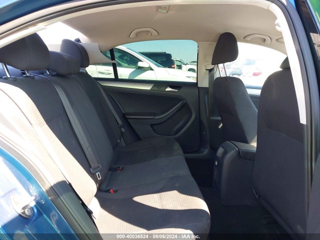3VWD17AJ3FM255288 Volkswagen Jetta 1.8t Se