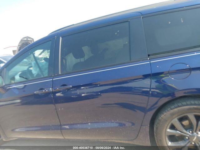 2C4RC1GG6JR358329 Chrysler Pacifica Limited