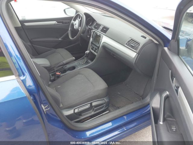 1VWAT7A36HC027935 Volkswagen Passat 1.8t S