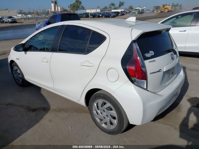 JTDKDTB36F1112648 Toyota Prius C One