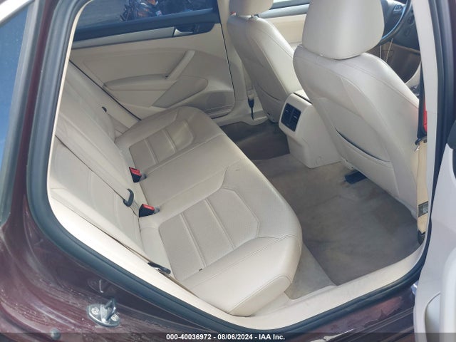 1VWBT7A36EC084670 Volkswagen Passat 1.8t Se