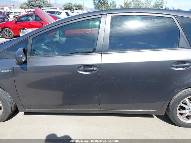 Toyota Prius V Two 2015 JTDZN3EU3FJ035043 Image 15