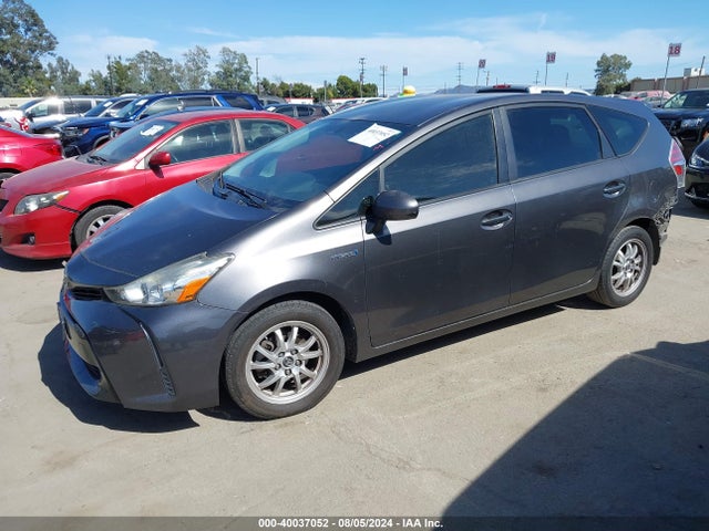 Toyota Prius V Two 2015 JTDZN3EU3FJ035043 Image 2