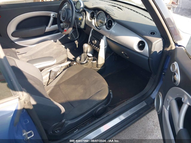 2006 MINI COOPER WMWRF33516TG16067 Photo 4