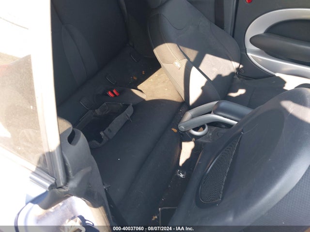 2006 MINI COOPER WMWRF33516TG16067 Photo 7