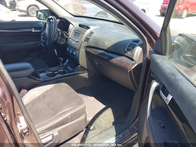 KIA Sorento Lx V6 2015 5XYKTDA72FG600296 Image 5
