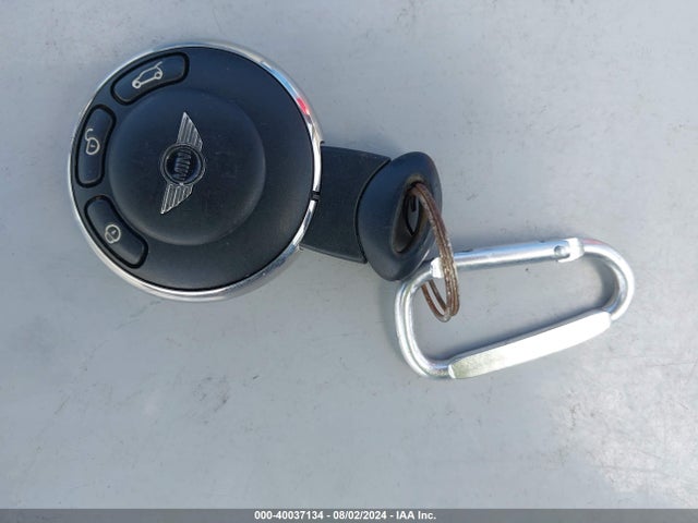 2011 MINI COOPER WMWSU3C53BT251678 Photo 10