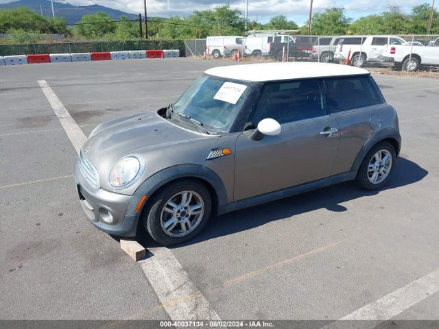 2011 MINI COOPER WMWSU3C53BT251678 Photo 1