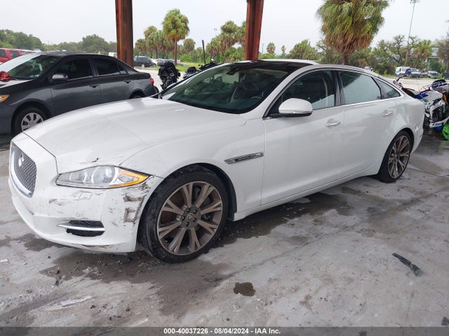 2011 JAGUAR XJ SAJWA2GE9BMV16391 Photo 1