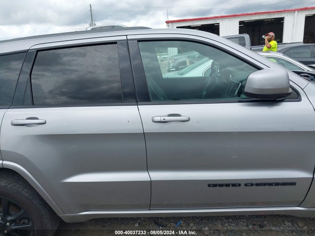 1C4RJFAG2JC122040 Jeep Grand Cherokee Altitude 4x4
