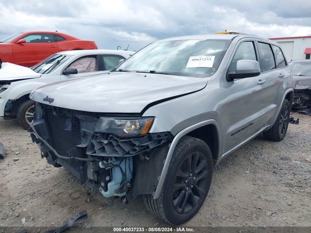 1C4RJFAG2JC122040 Jeep Grand Cherokee Altitude 4x4