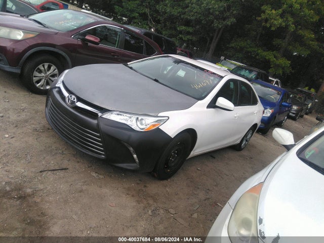 Toyota CAMRY LE 2015 4T4BF1FKXFR461697 Image 2