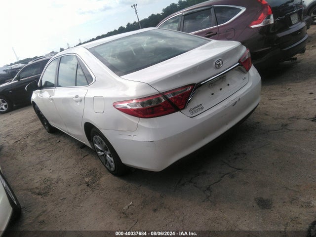 Toyota CAMRY LE 2015 4T4BF1FKXFR461697 Image 3