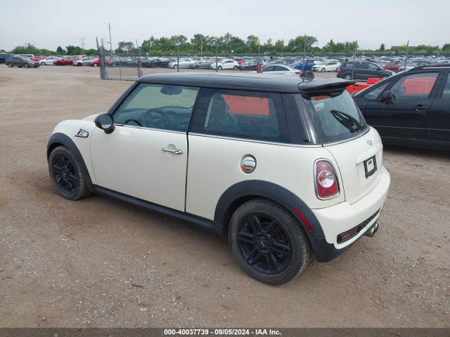 2012 MINI COOPER S WMWSV3C51CTY29467 Photo 2