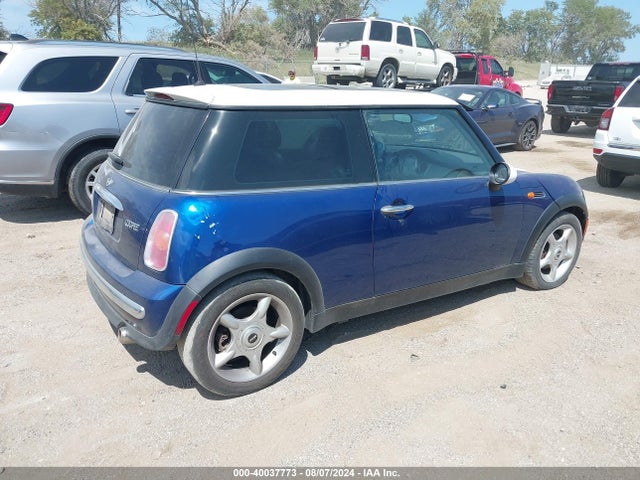 2002 MINI COOPER WMWRC33482TE11209 Photo 3