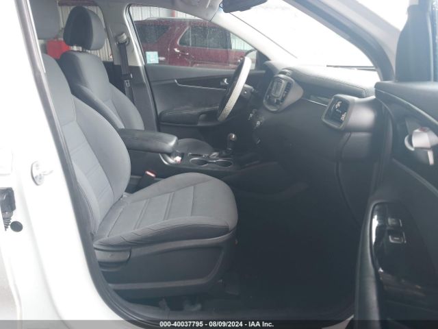 5XYPGDA52GG012313 KIA Sorento 3.3l Lx