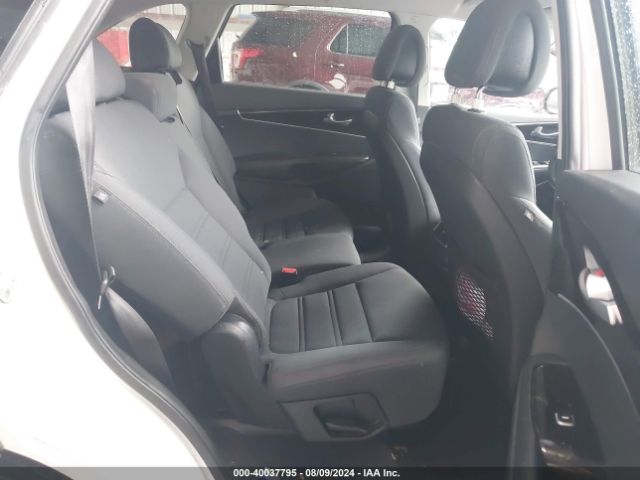 5XYPGDA52GG012313 KIA Sorento 3.3l Lx