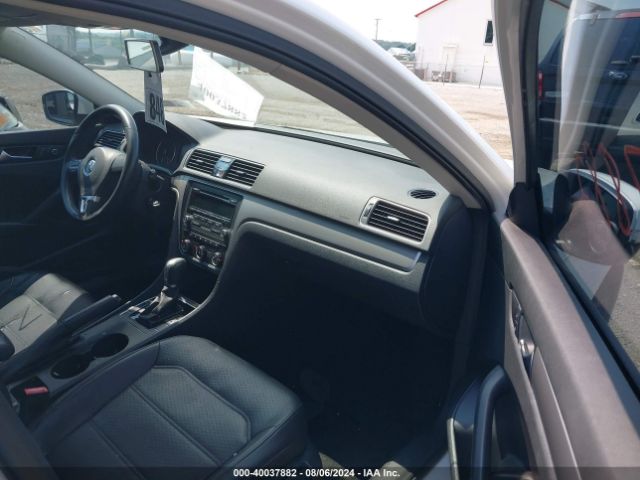 1VWAT7A37EC107062 Volkswagen Passat 1.8t Wolfsburg Edition