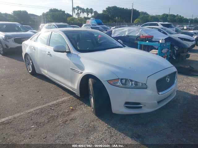 2012 JAGUAR XJ SAJWA1CB0CLV29737 Photo 0