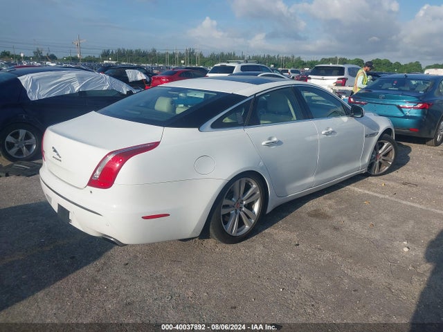 2012 JAGUAR XJ SAJWA1CB0CLV29737 Photo 3