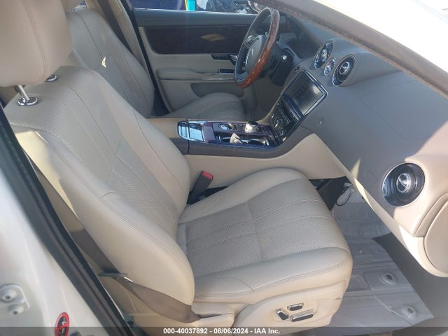 2012 JAGUAR XJ SAJWA1CB0CLV29737 Photo 4