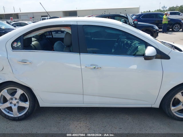 Chevrolet Sonic Ltz Auto 2015 1G1JE5SB7F4132071 Image 13