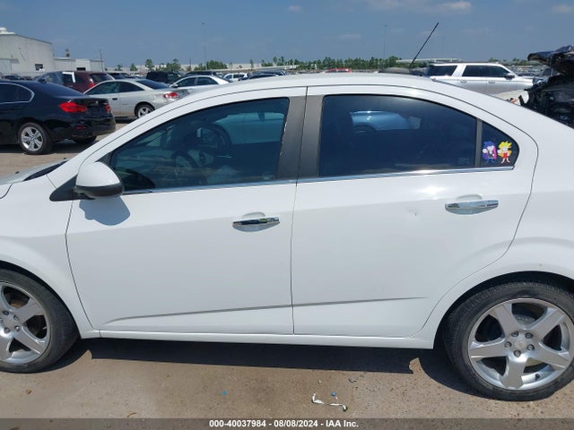Chevrolet Sonic Ltz Auto 2015 1G1JE5SB7F4132071 Image 14