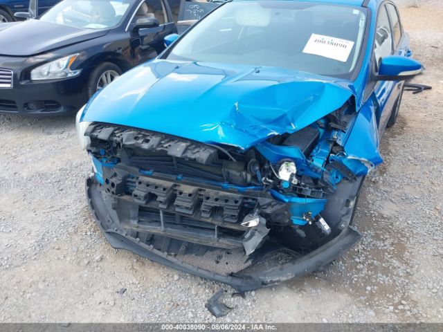 1FADP3F25FL274931 Ford FOCUS SE