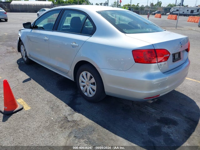 3VW2K7AJ9EM313472 Volkswagen Jetta 2.0l S