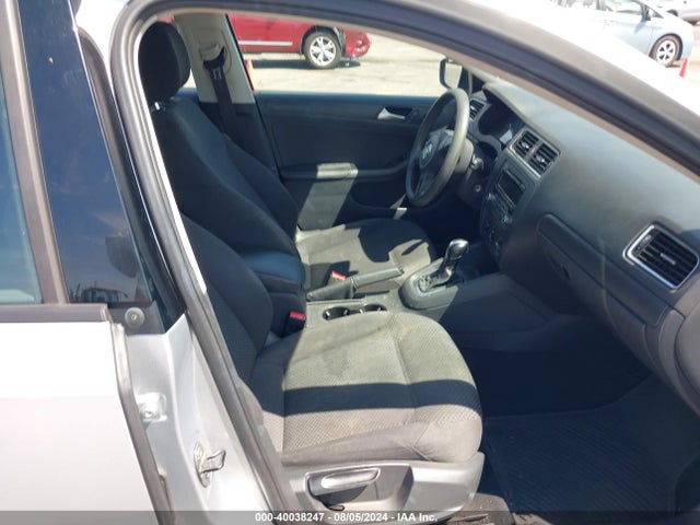 3VW2K7AJ9EM313472 Volkswagen Jetta 2.0l S