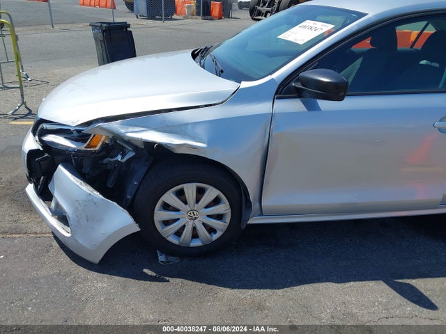 3VW2K7AJ9EM313472 Volkswagen Jetta 2.0l S