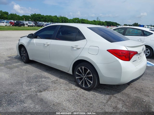 Toyota COROLLA SE 2019 5YFBURHEXKP880506 Image 3