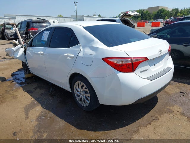 Toyota COROLLA LE 2017 5YFBURHEXHP729819 Image 3