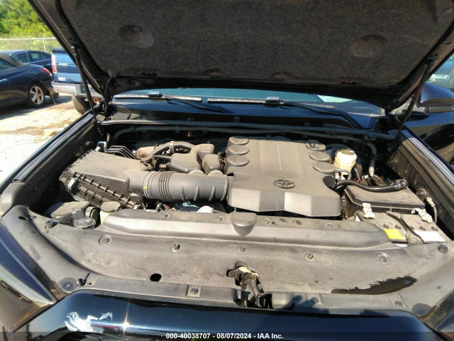 Toyota 4RUNNER SR5 2019 JTEZU5JR3K5210633 Image 10