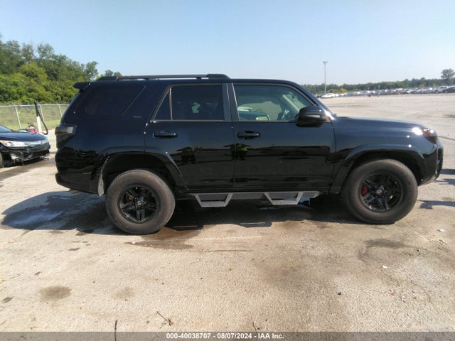 Toyota 4RUNNER SR5 2019 JTEZU5JR3K5210633 Image 13