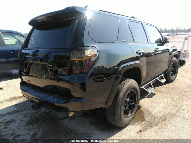 Toyota 4RUNNER SR5 2019 JTEZU5JR3K5210633 Image 4