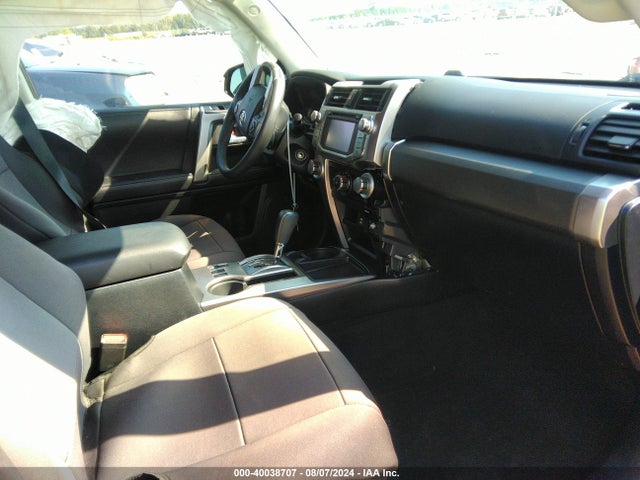 Toyota 4RUNNER SR5 2019 JTEZU5JR3K5210633 Image 5