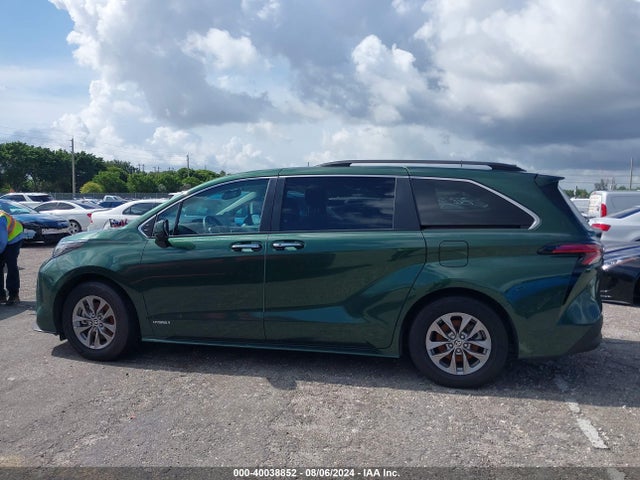 Toyota SIENNA XLE 2021 5TDJRKEC2MS027681 Image 14
